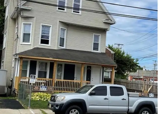 Property at 273 Parrott Ave, Bridgeport, CT, 06606, 2 beds, 1 bath, [object Object]