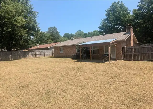 Property at 3741 N Whippoorwill Ct, Fayetteville, AR, 72701, 3 beds, 2 baths, [object Object]