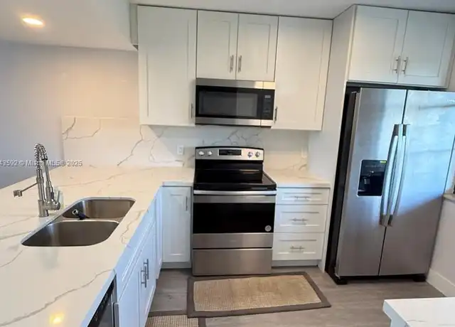 Property at 1508 Whitehall Dr #403, Davie, FL, 33324, 3 beds, 2 baths, [object Object]