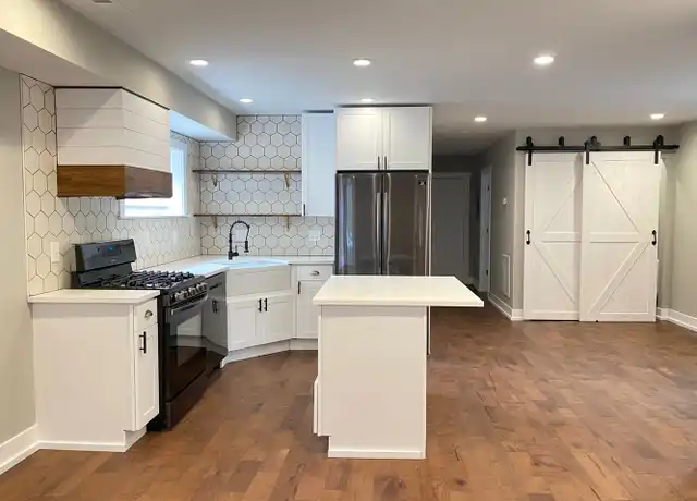 Property at 1724 N Talman Ave Unit Coach, Chicago, IL, 60647, 4 beds, 2 baths, [object Object]