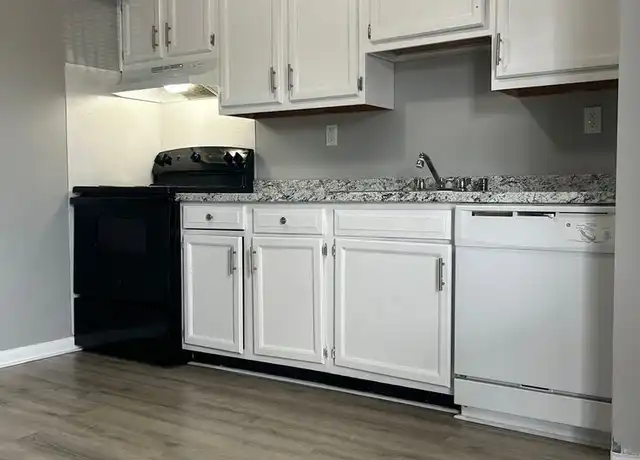 Property at 5809 Russett Pl Unit 5802-101, Louisville, KY, 40218, 2 beds, 1 bath, [object Object]