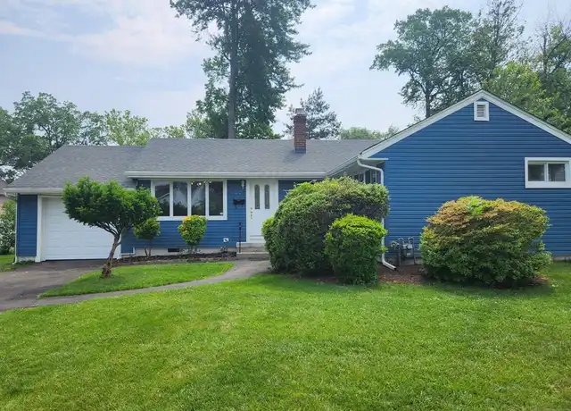 Property at 222 Vivien Ct, Paramus, NJ, 07652, 3 beds, 2 baths, [object Object]