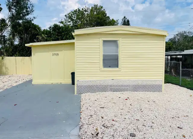 Property at 3705 19th St W Unit B, Bradenton, FL, 34205, 0 beds, 1 bath, [object Object]