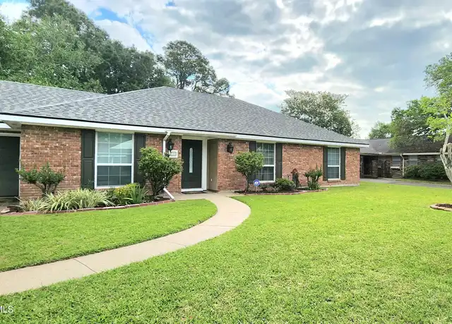 Property at 245 Orangewood Dr, Lafayette, LA, 70503, 4 beds, 2 baths, [object Object]
