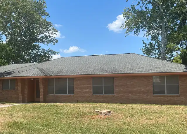 Property at 106 Jane Dr, Columbus, TX, 78934, 3 beds, 2 baths, [object Object]