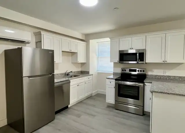 Property at 267 Broadway Unit 201, Chelsea, MA, 02150, 1 bed, 1 bath, [object Object]