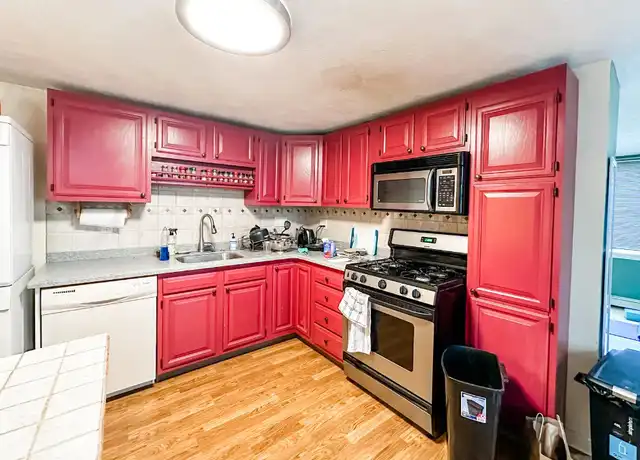 Property at 121 Spring St Unit 1, Cambridge, MA, 02141, 2 beds, 1 bath, [object Object]
