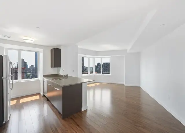 Photo of 7 Dekalb Ave, Brooklyn, NY 11201