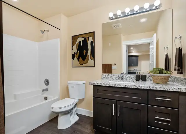 Photo of 12614 Ambaum Blvd SW, Seattle, WA 98146