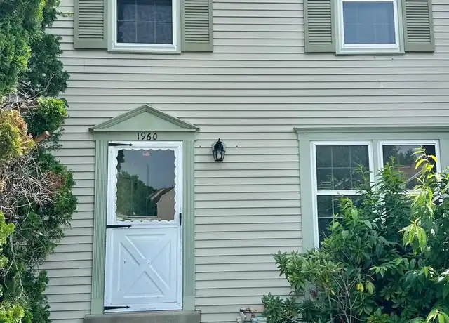 Property at 1960 Fountainbrook Ct, Woodbridge, VA, 22192, 3 beds, 1.5 baths, [object Object]