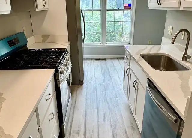 Property at 1960 Fountainbrook Ct, Woodbridge, VA, 22192, 3 beds, 1.5 baths, [object Object]