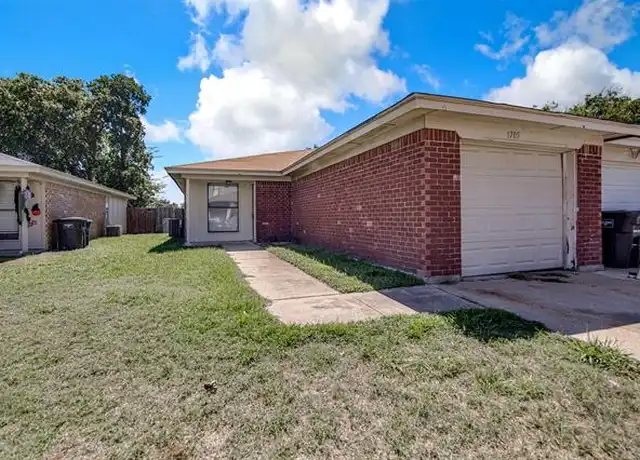 Property at 1705 San Rafael St, Fort Worth, TX, 76134, 2 beds, 2 baths, [object Object]