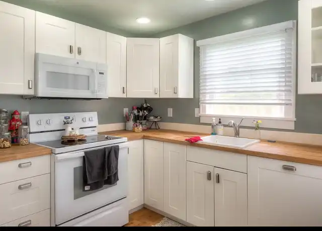 Property at 301 N Montgomery Ave Unit BACK, Cle Elum, WA, 98922, 1 bed, 1 bath, [object Object]