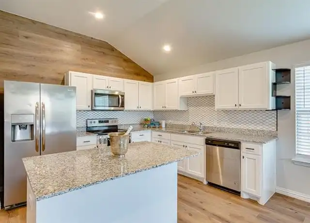 Property at 1831 Shaw St, Dallas, TX, 75212, 3 beds, 2 baths, [object Object]