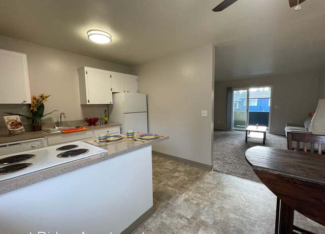 Photo of 12600 SE River Rd Unit 18, Milwaukie, OR 97222
