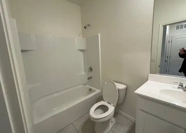 Property at 2102 E New Bonnet Ln, San Tan Valley, AZ, 85140, 3 beds, 2 baths, [object Object]