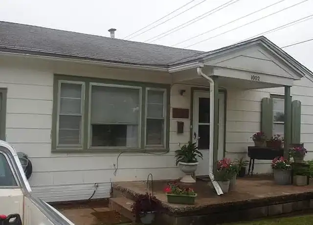 Property at 1002 E Campbell St, Edmond, OK, 73034, 2 beds, 1 bath, [object Object]