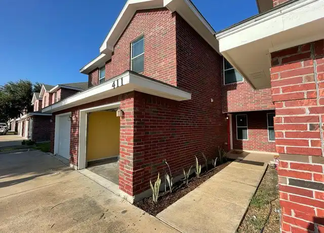 Property at 411 N 48th St, McAllen, TX, 78501, 3 beds, 2.5 baths, [object Object]