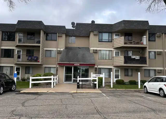 Property at 4009 Heritage Hills Dr, Bloomington, MN, 55437, 2 beds, 2 baths, [object Object]