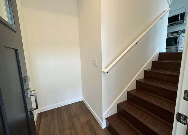 Photo of 9520 270th St NW Unit E, Stanwood, WA 98292