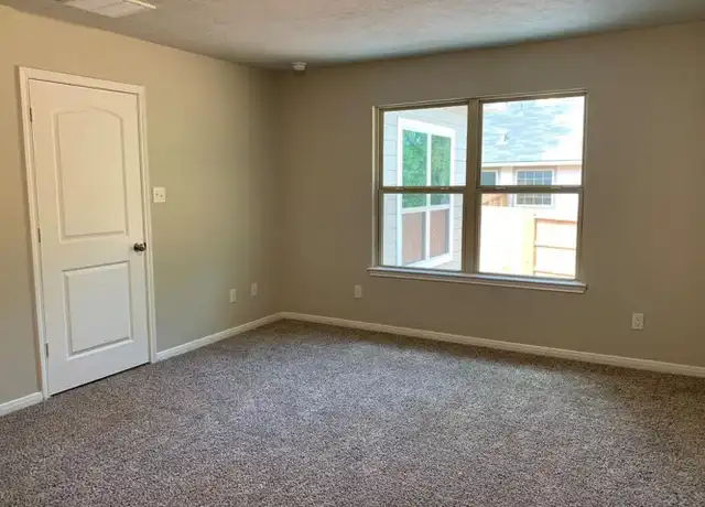 Property at 994 Arbor Xing, Conroe, TX, 77303, 3 beds, 2 baths, [object Object]
