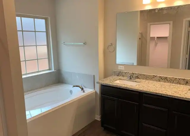 Property at 994 Arbor Xing, Conroe, TX, 77303, 3 beds, 2 baths, [object Object]