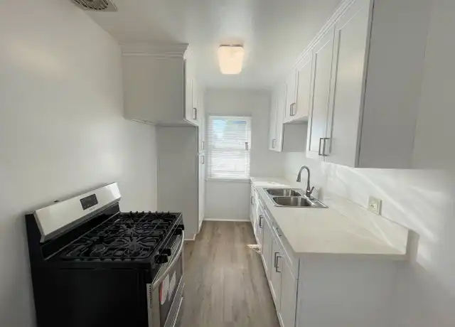 Property at 1719 Grismer Ave Unit B28, Burbank, CA, 91504, 2 beds, 1 bath, [object Object]