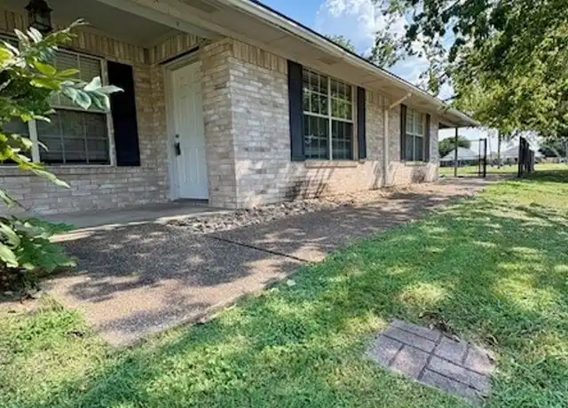 Property at 2001 S 15th St Unit A, Waco, TX, 76706, 2 beds, 2 baths, [object Object]