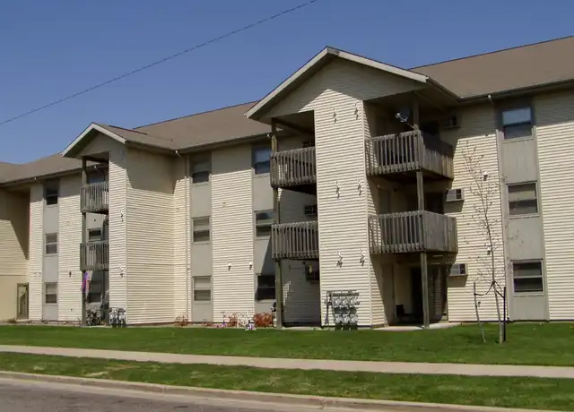 Property at 810 E Harrison St, Marshfield, WI, 54449, 2 beds, 1 bath, [object Object]