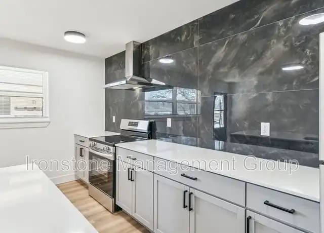 Property at 1314 S Quincy Ave Apt 3, Tulsa, OK, 74120, 1 bed, 1 bath, [object Object]