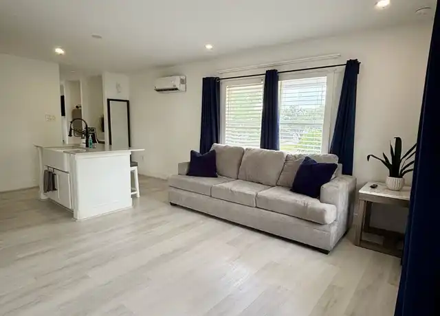 Property at 203 Lockwood Dr Unit 3, Houston, TX, 77011, 1 bed, 1 bath, [object Object]