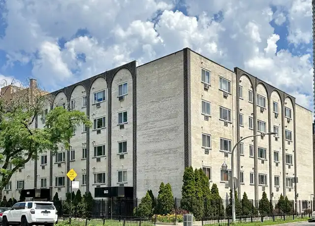 Property at 661 W Grace St Unit P402, Chicago, IL, 60613, 1 bed, 1 bath, [object Object]