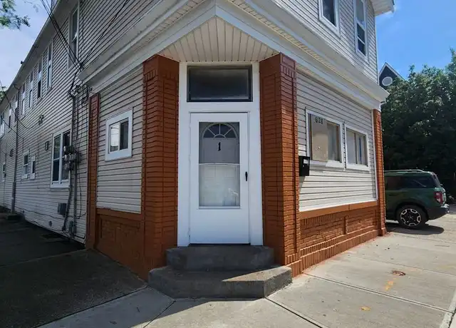 Property at 6128 Lausche Ave Unit 2, Cleveland, OH, 44103, 4 beds, 1 bath, [object Object]