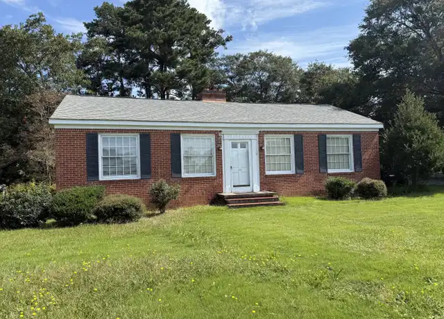 Property at 44 W Howell St, Hartwell, GA, 30643, 2 beds, 1 bath, [object Object]