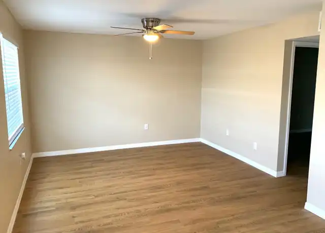 Property at 1010 5th St W Unit B-6, Bradenton, FL, 34205, 2 beds, 1 bath, [object Object]