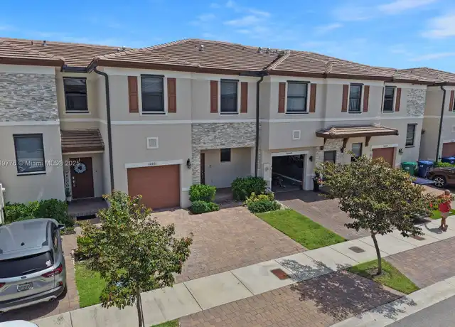 Property at 10011 SW 231st Ln Unit 10011, Cutler Bay, FL, 33190, 3 beds, 2.5 baths, [object Object]