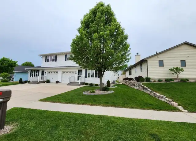 Property at 914 S 42nd St, Manitowoc, WI, 54220, 2 beds, 2 baths, [object Object]
