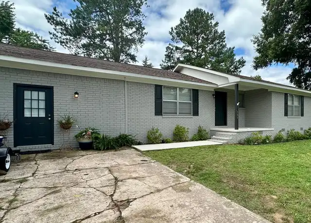 Property at 604 E Gum St, Russellville, AR, 72802, 3 beds, 2 baths, [object Object]
