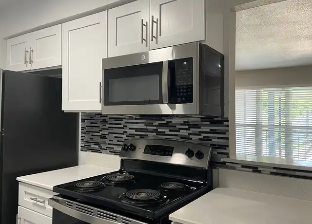 Property at Mission Pointe Club Apartments - 917 Del Paso St, Euless, TX, 76040, 1-2 bed, 1-2 bath, [object Object]