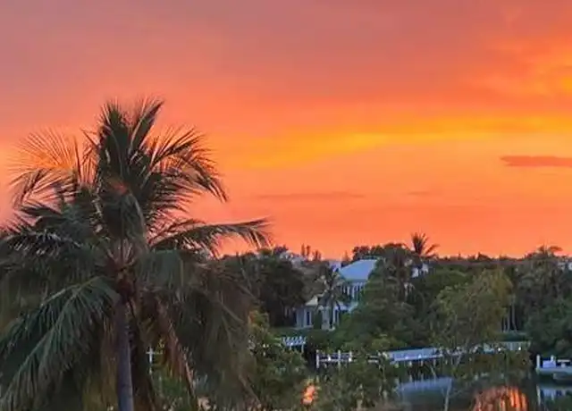 Property at 3589 S Ocean Blvd #32, Palm Beach, FL, 33480, 1 bed, 2 baths, [object Object]
