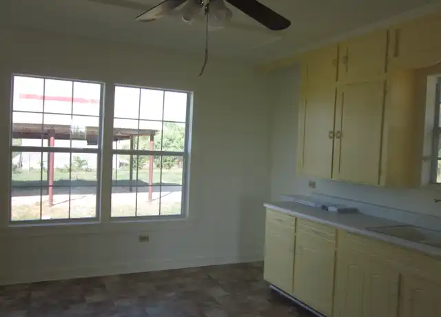 Property at 4111 Stapper Rd, Saint Hedwig, TX, 78152, 2 beds, 1 bath, [object Object]