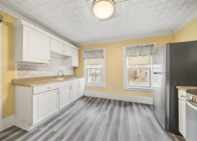 Property at 33 Bay View Ter Unit 3, Newburgh, NY, 12550, 1 bed, 1 bath, [object Object]