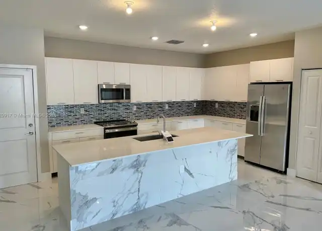Property at 8348 NW 43rd St Unit 8348, Doral, FL, 33166, 3 beds, 2.5 baths, [object Object]