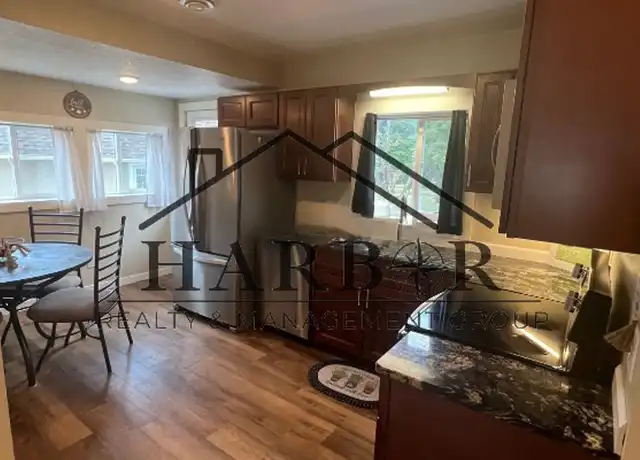 Property at 807 1st Dr NW Unit B, Austin, MN, 55912, 1 bed, 1 bath, [object Object]