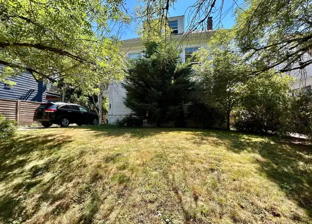 Property at 1428 SE Madison St Unit 03, Portland, OR, 97214, 4 beds, 1 bath, [object Object]