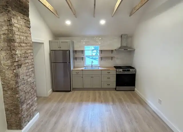 Property at 92 5th Ave NW Unit 3, Waverly, IA, 50677, 2 beds, 1 bath, [object Object]