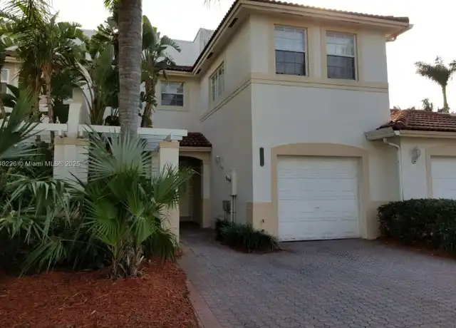 Property at 10990 NW 62nd Ter, Doral, FL, 33178, 3 beds, 2.5 baths, [object Object]