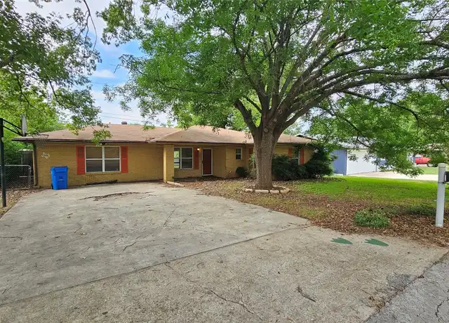 Property at 806 Gilmore St, Taylor, TX, 76574, 3 beds, 1.5 baths, [object Object]