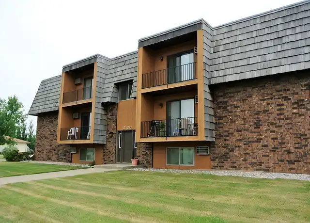 Property at 3120 10th St SW Unit 12, Minot, ND, 58701, 2 beds, 1 bath, [object Object]