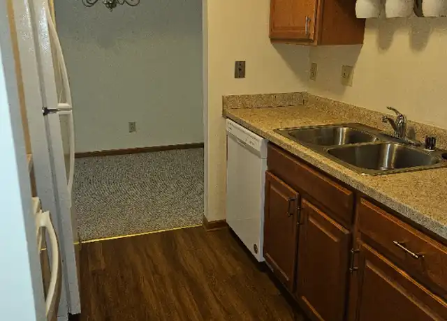Property at 11828 West North Ave Unit 12, Wauwatosa, WI, 53226, 1 bed, 1 bath, [object Object]